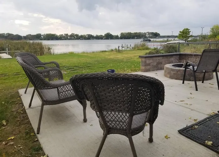 Holiday home Gorgeous Nautical 2bed 2bath House Chain O Lakes With Hot Tub Ingleside