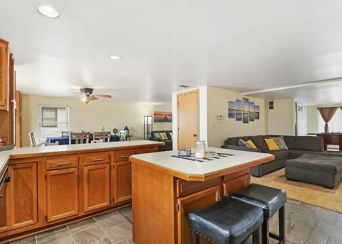 Gorgeous Nautical 2bed 2bath House Chain O Lakes With Hot Tub Holiday home *