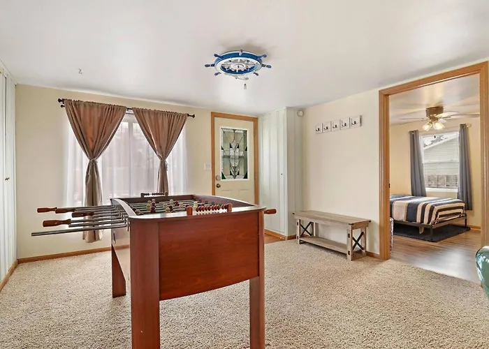 Gorgeous Nautical 2bed 2bath House Chain O Lakes With Hot Tub Holiday home