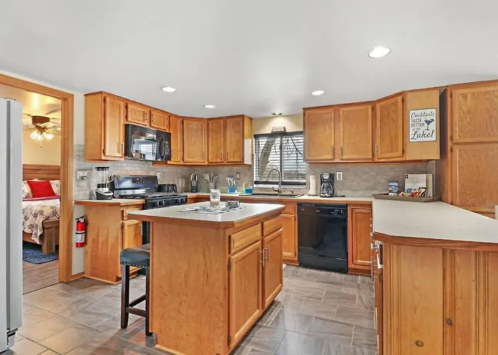 Holiday home Gorgeous Nautical 2bed 2bath House Chain O Lakes With Hot Tub Ingleside